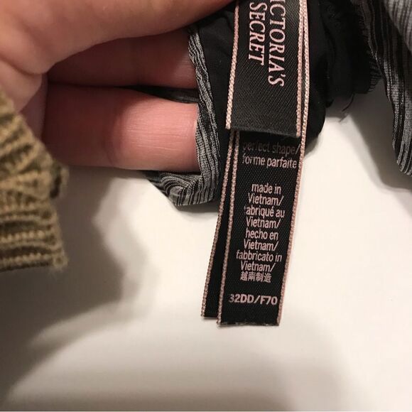 Victoria’s Secret Perfect Shape Bra, 32DD - Picture 6 of 8